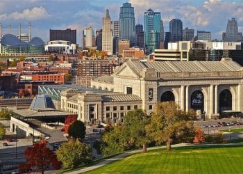 10 Famous Singers from Kansas