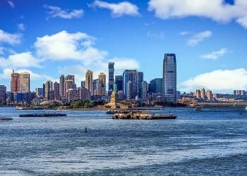 10 Famous Singers from New Jersey