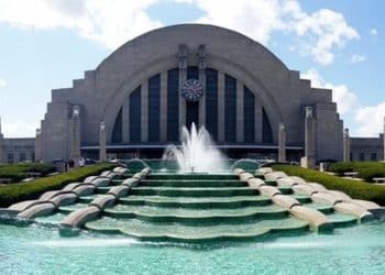 10 Famous Singers from Ohio