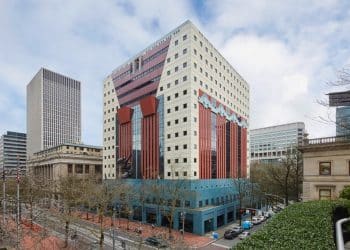 10 Famous Singers from Oregon