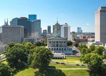 10 Famous Singers from Tennessee