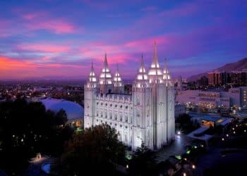 10 Famous Singers from Utah