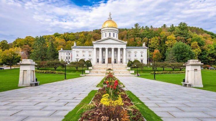 10 Famous Singers from Vermont