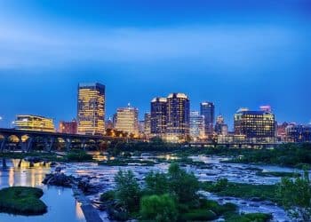 10 Famous Singers from Virginia