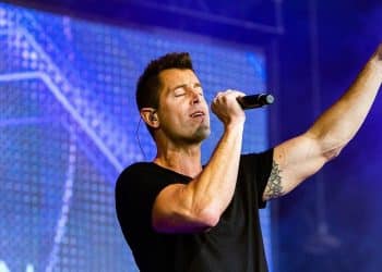 15 Best Christian Gospel Singers of All Time