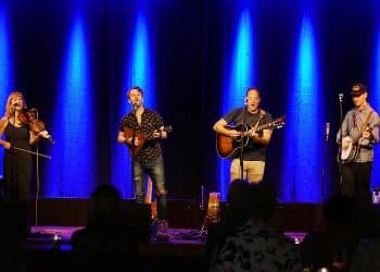 15 Best Folk Music Singers of All Time