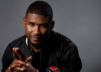 15 Best Male Singers of All Time