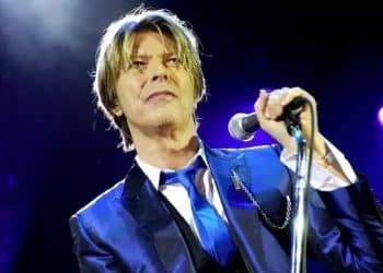 15 Best Male Singers of All Time