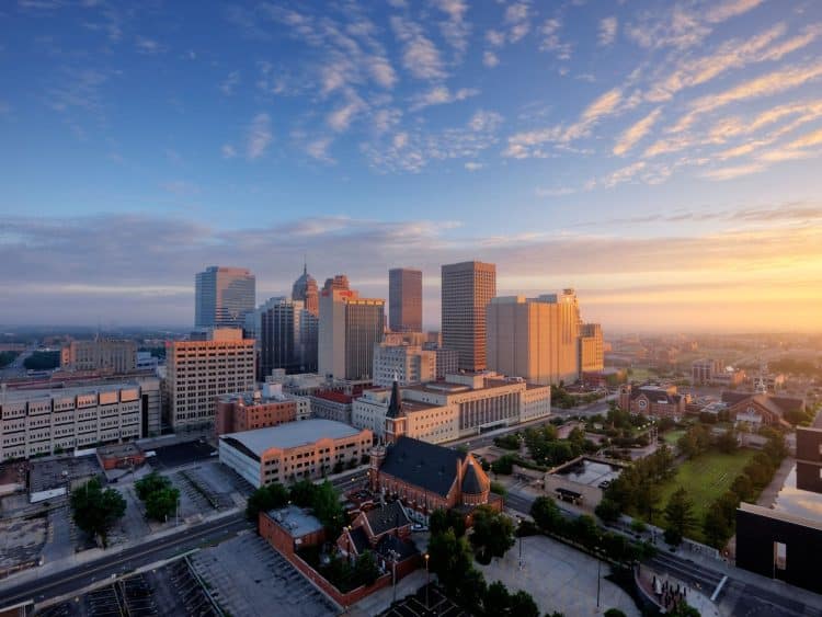 10 Famous Singers from Oklahoma