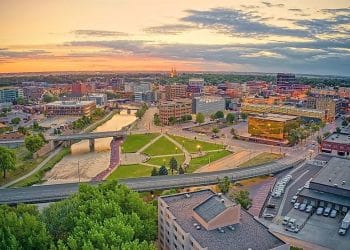 10 Famous Singers from South Dakota