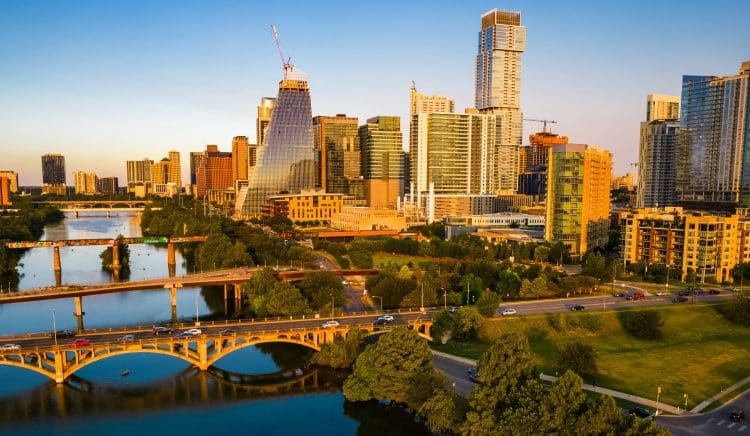 10 Famous Singers from Texas