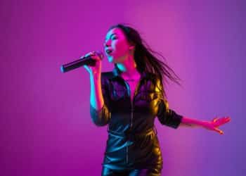 15 Best Female Singers of All Time