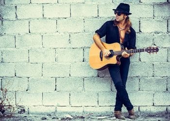 15 Best Folk Music Singers of All Time