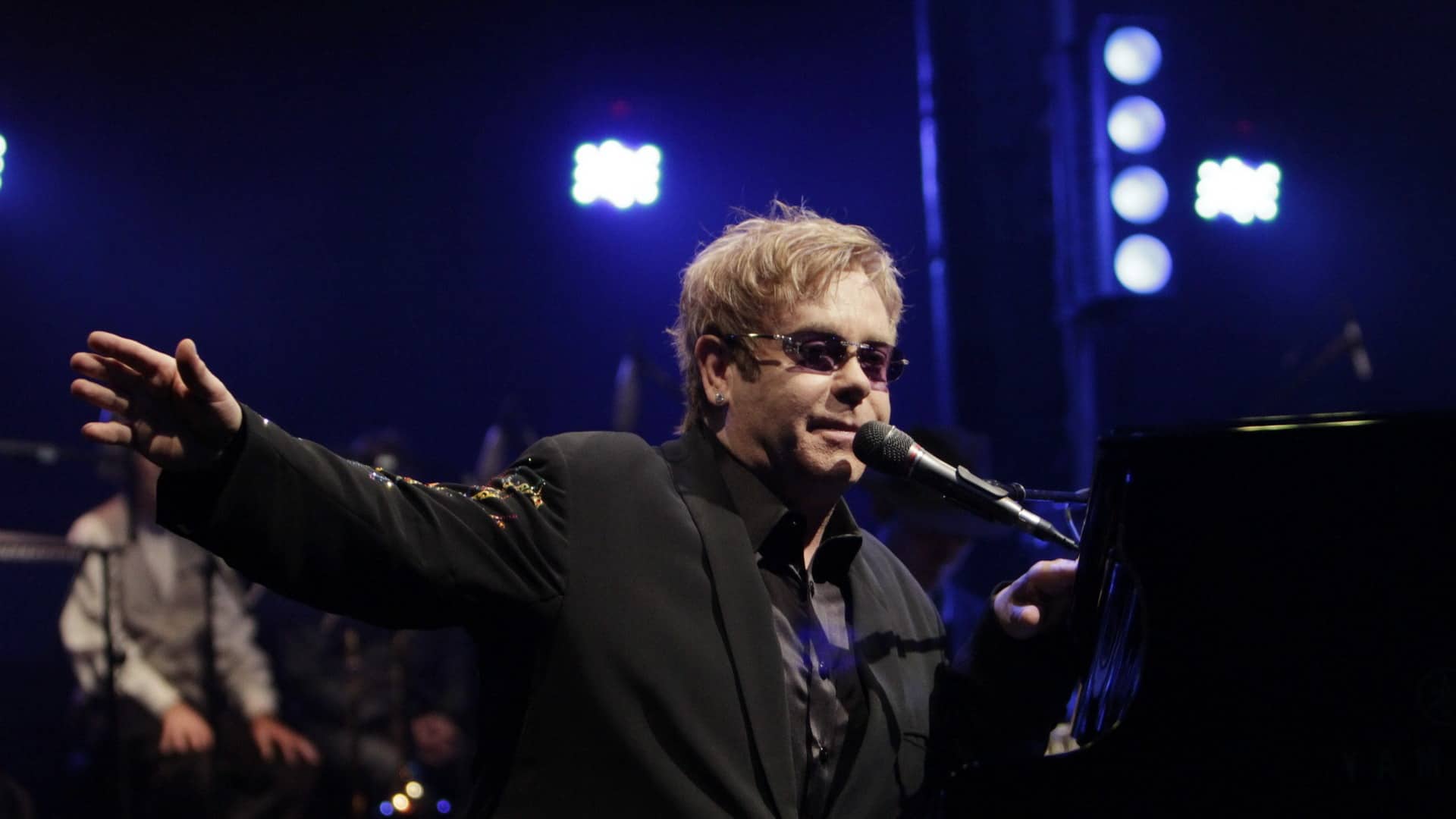 10 Best Elton John Songs Of All Time - Singersroom.com