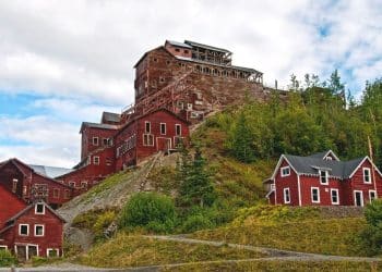 10 Famous Singers from Alaska