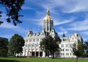 10 Famous Singers from Connecticut