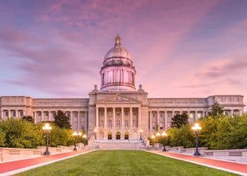 10 Famous Singers from Kentucky