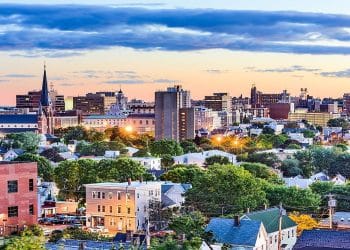 10 Famous Singers from Maine