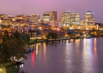 10 Famous Singers from Delaware