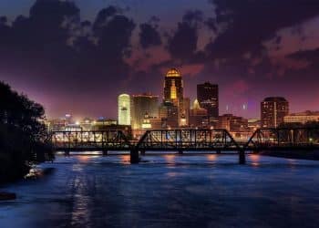 10 Famous Singers from Iowa