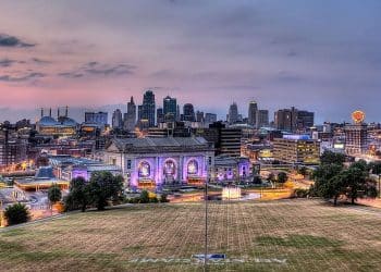 10 Famous Singers from Kansas