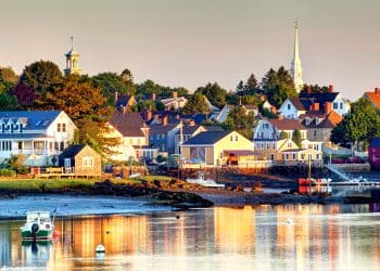 10 Famous Singers from New Hampshire