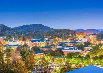 10 Famous Singers from North Carolina