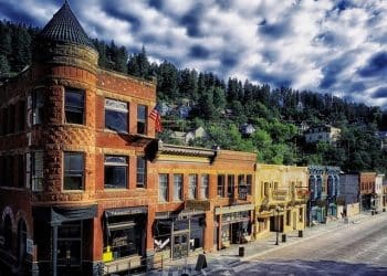 10 Famous Singers from South Dakota