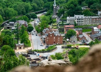 10 Famous Singers from West Virginia