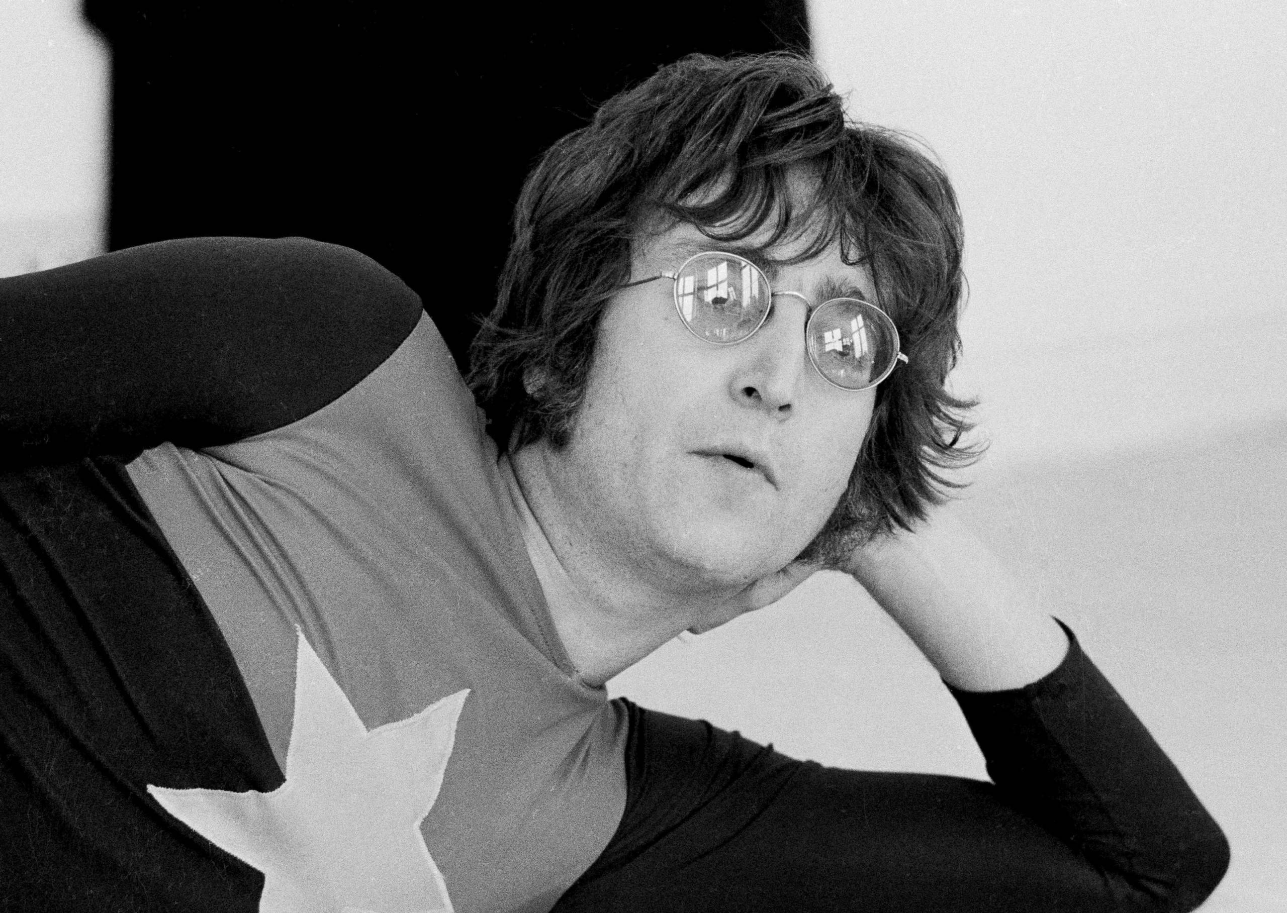 John Lennon. Джон Уинстон Леннон. John Lennon фото. Джон Леннон молодой.