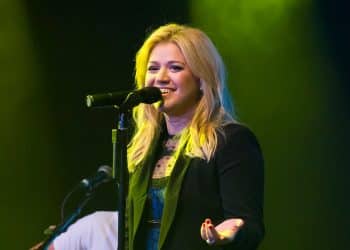 10 Best Kelly Clarkson Songs of All Time
