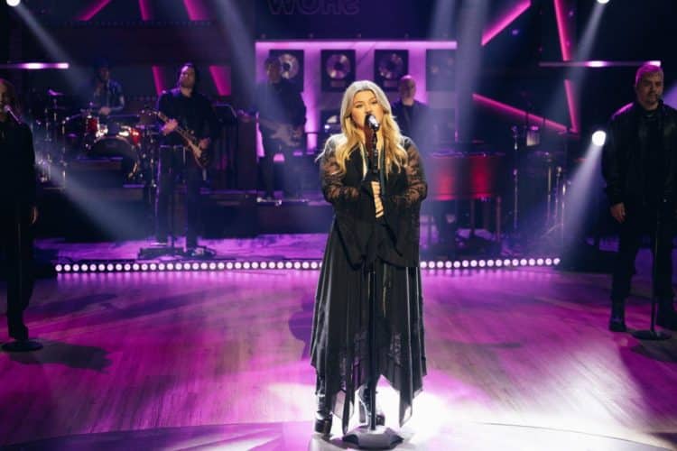10 Best Kelly Clarkson Songs of All Time