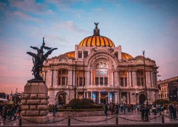 10 Famous Singers from Mexico