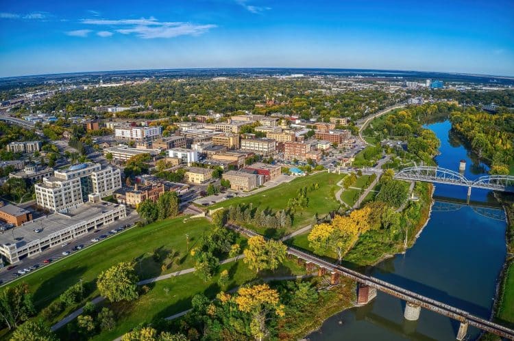 10 Famous Singers from North Dakota