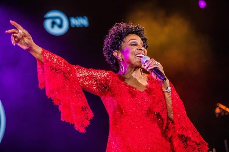 10 Best Gladys Knight Songs Of All Time - Singersroom.com