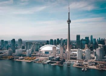 10 Famous Singers from Canada