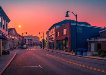 10 Famous Singers from Connecticut