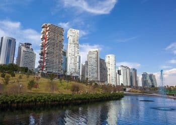 10 Famous Singers from Mexico