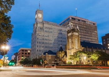 10 Famous Singers from Mississippi