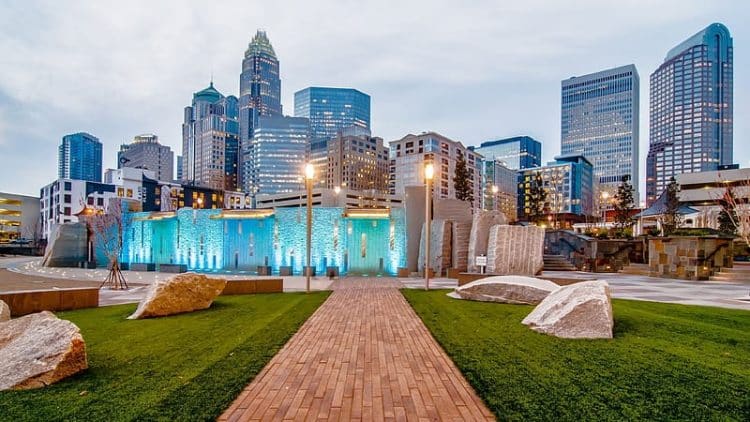 10 Famous Singers from South Carolina