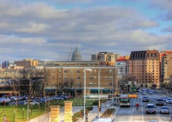 10 Famous Singers from Wisconsin