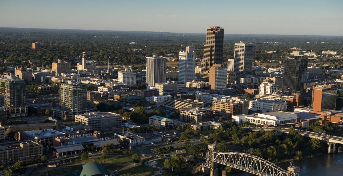 10 Famous Singers from Arkansas