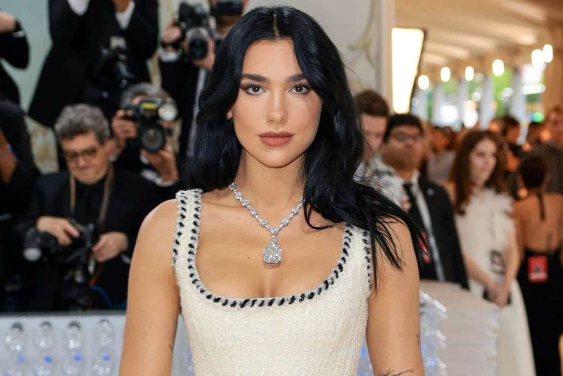 10 Best Dua Lipa Songs Of All Time - Singersroom.com