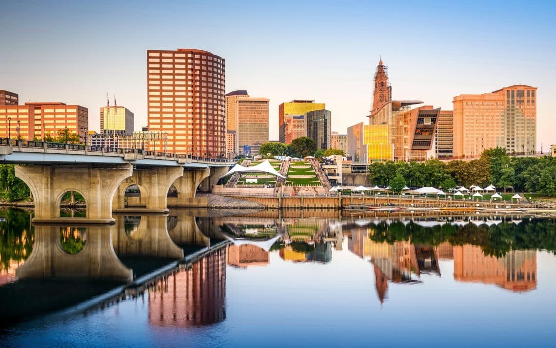 10 Famous Singers from Connecticut