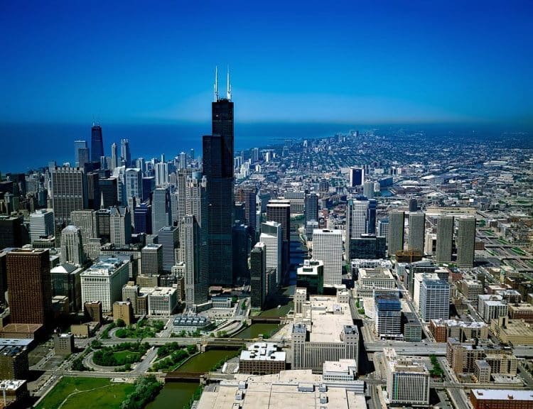 10 Famous Singers from Illinois