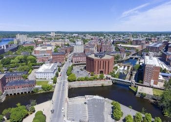 10 Famous Singers from Massachusetts