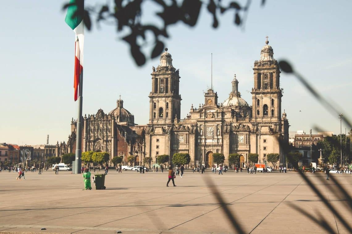 10 Famous Singers from Mexico