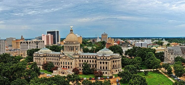 10 Famous Singers from Mississippi