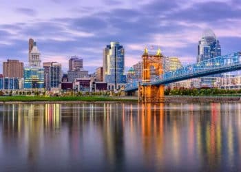 10 Famous Singers from Ohio