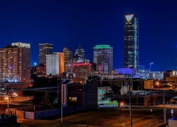 10 Famous Singers from Oklahoma